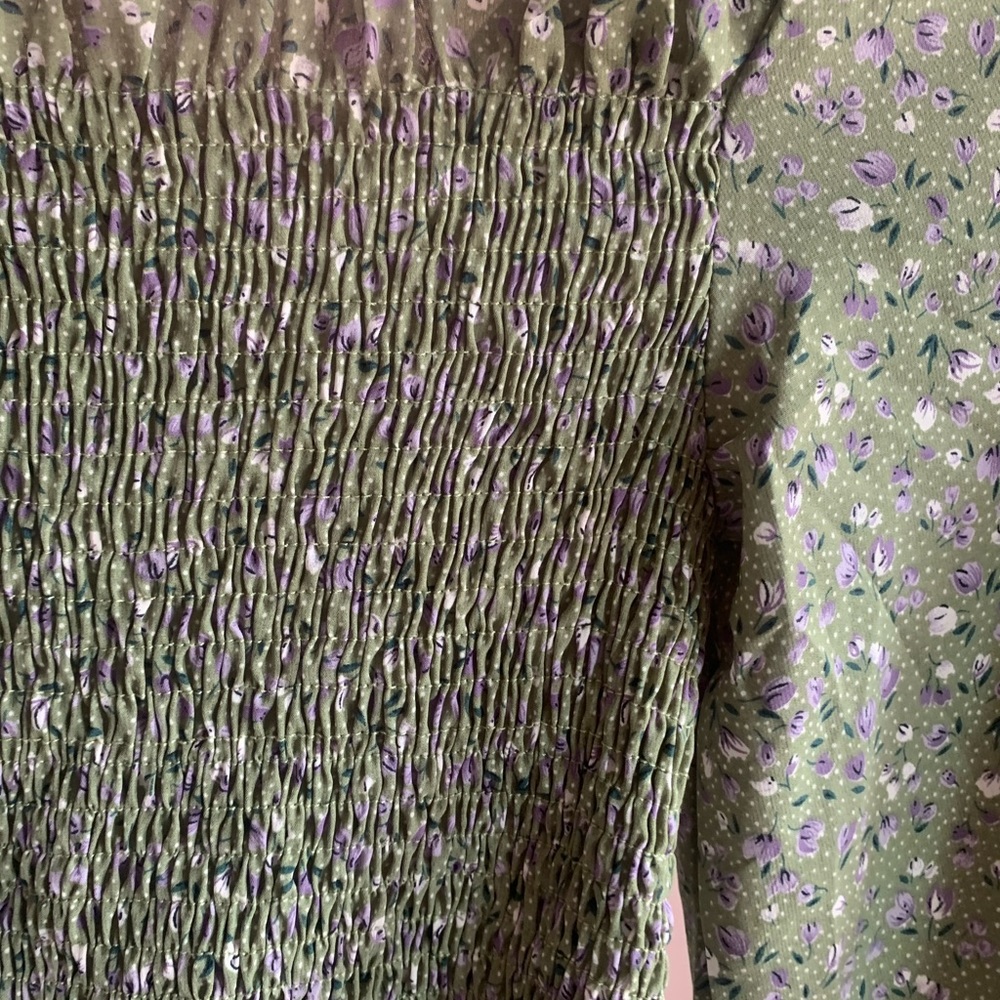 Green floral cropped shirt